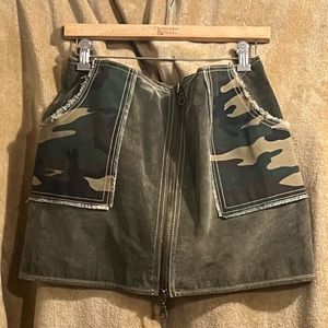 Wilsons leather green suede mini skirt with camouflage pockets